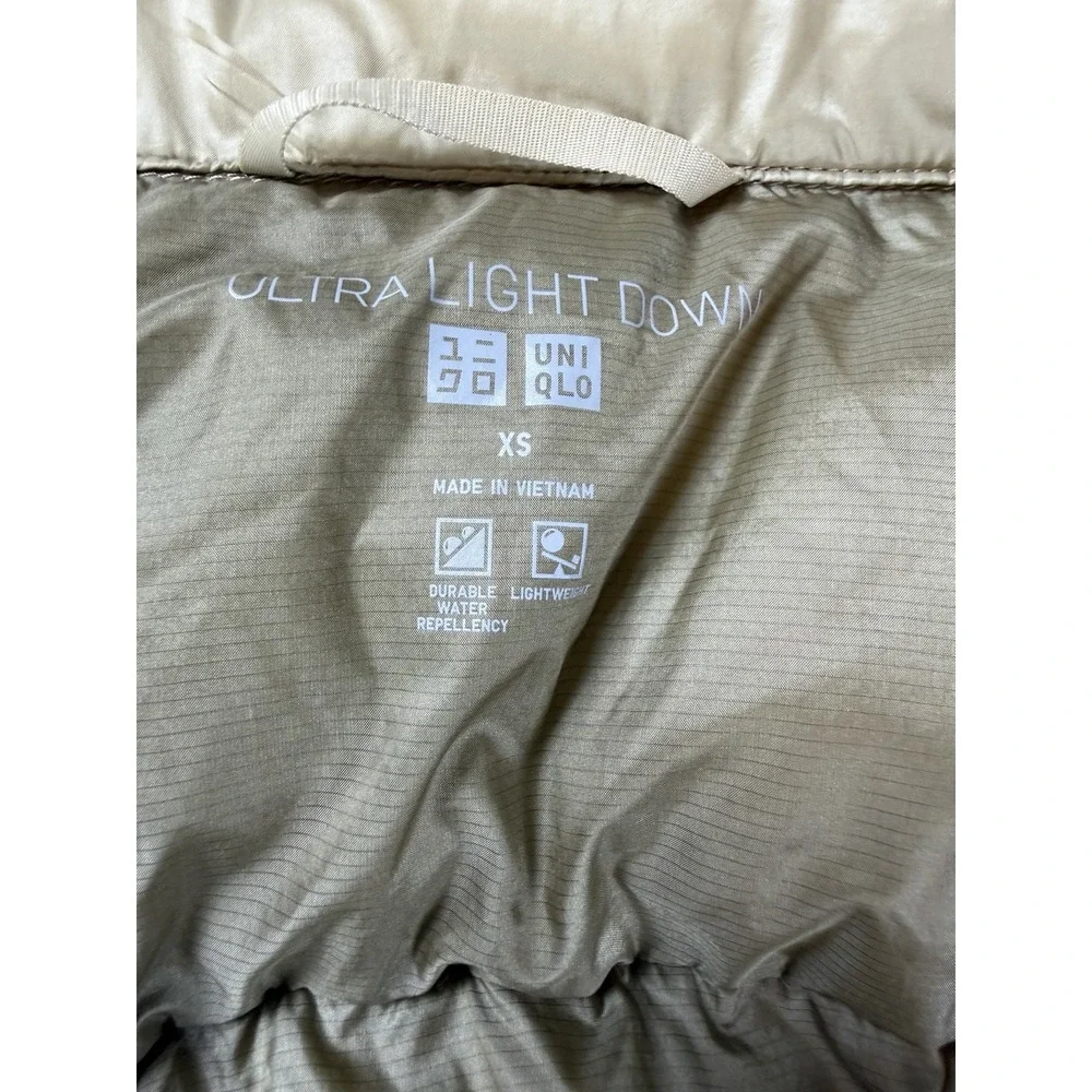 Uniqlo Ultra Light Down Vest Womens S Shiny Beige Gold Puffer Full Zip Pockets